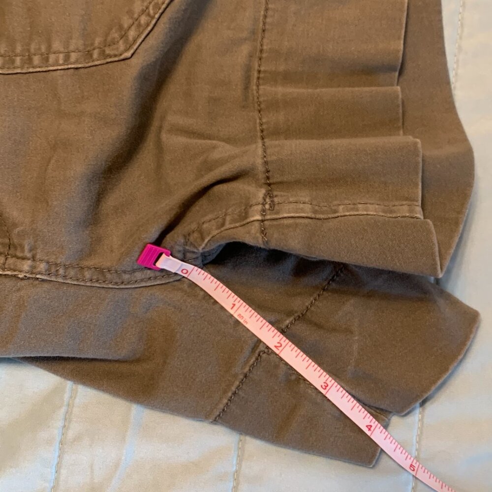 One 5 One Olive Green Shorts Size 10 - Picture 7 of 7